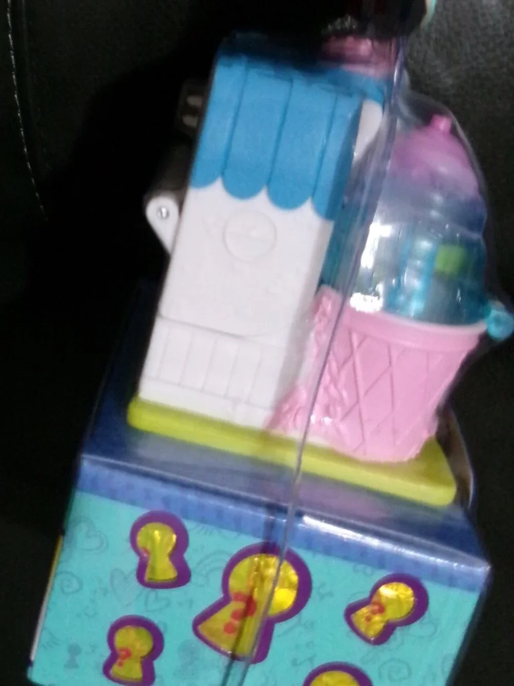 NWT Retired Shopkins Lil Secrets Mini Playset - Cool Scoops Café